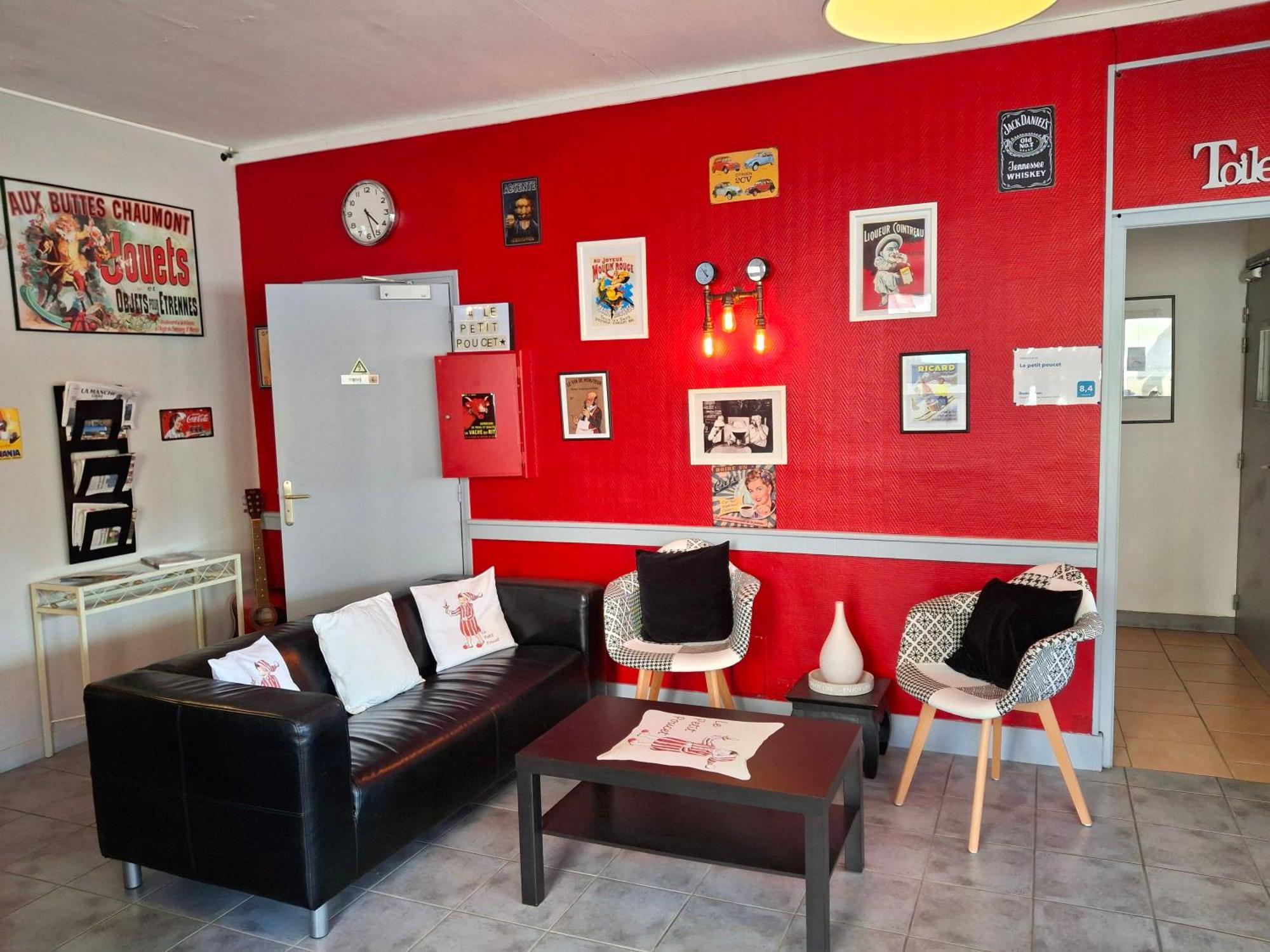 Le Petit Poucet Hotel Saint-Lo Exterior photo